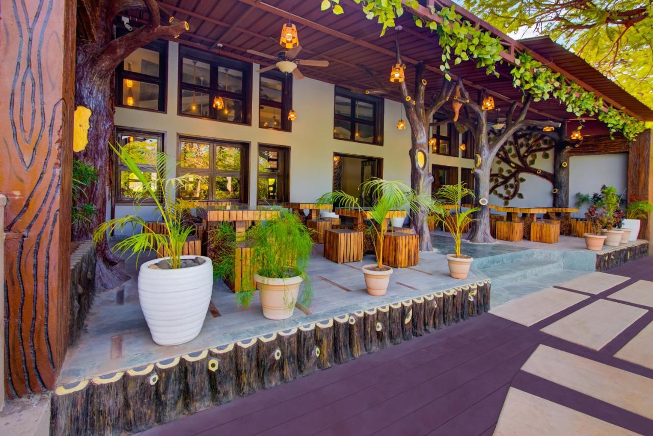 Club Mahindra Netrang 호텔 외부 사진